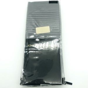 NWT Donna Karan Modern Classics Tailored Pleat Standard/Queen Pillowcases, Pair